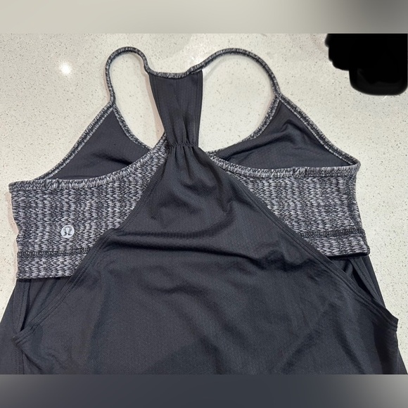 Lululemon: Women’s Tank Top- Size 8 - Picture 3 of 5